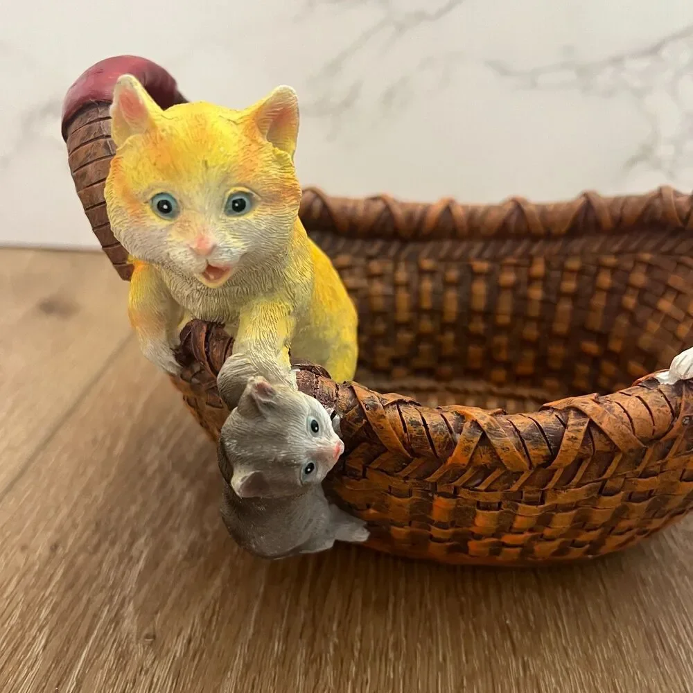 Unbranded cat figurines